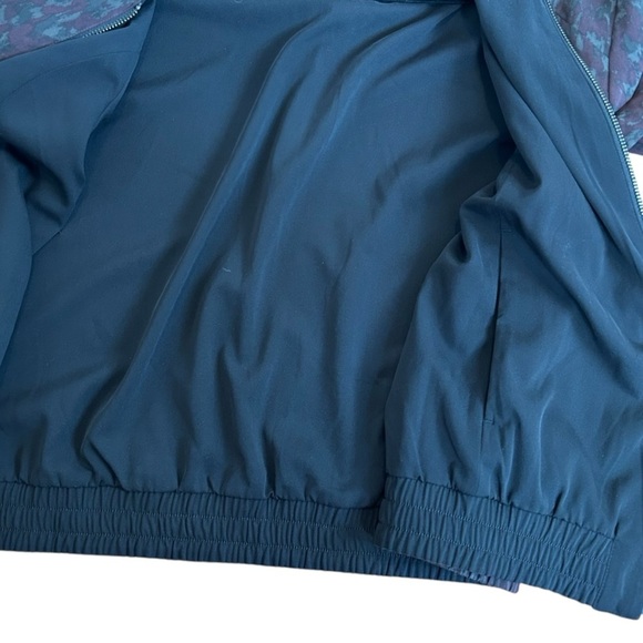 Kit and Ace Silk Nylon Reversible Bomber Jacket- size 8 - Picture 9 of 13